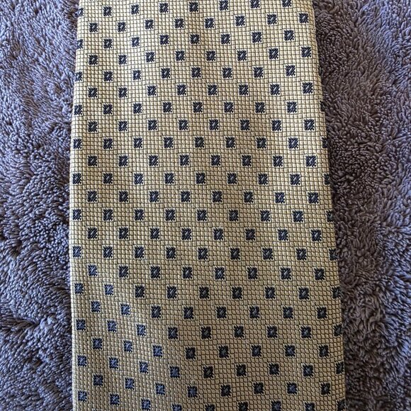 Guy Laroche Paris Gold Necktie Micro Square Pattern Luxury Designer Silk Tie - Picture 3 of 12